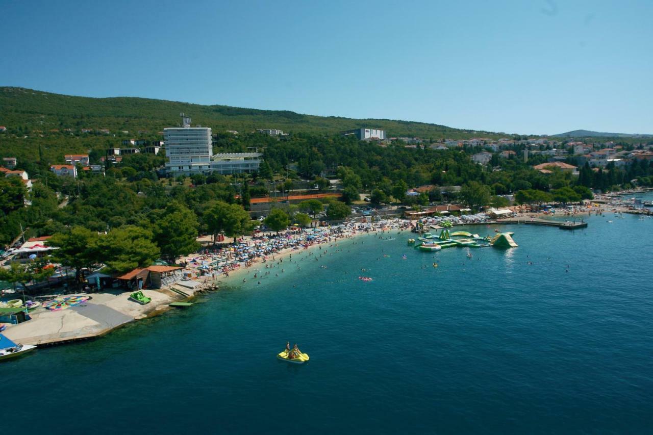 Apartments Boti Dramalj Exterior photo